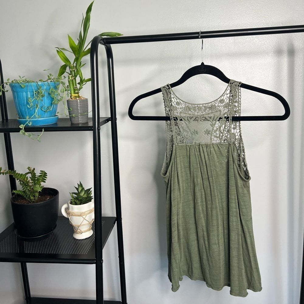 Aeropostal Crotchet Lace Detail Army Green Tank Top - Picture 2 of 3
